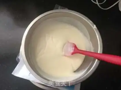 Make The white chocolate flower Domous step 15