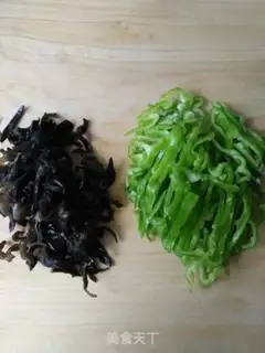 Make Pyramid sauced rice step 1