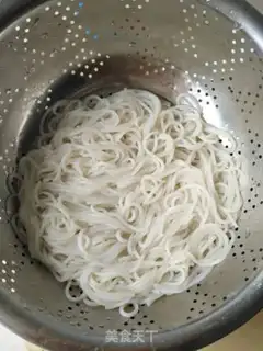 Make Pyramid sauced rice step 3