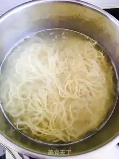 Make Sour sauce, cold noodles step 7