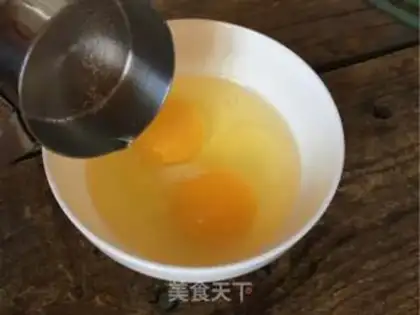 Make Cheese and tomato eggs step 4