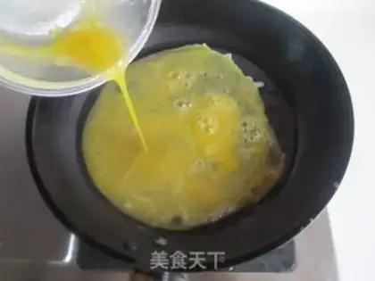 Make Scrambled eggs step 2