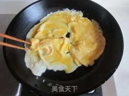 Make Scrambled eggs step 3