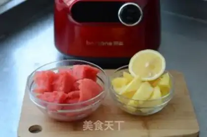 Make Pineapple melon juice step 0
