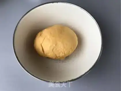 Make Chinese pumpkin toast step 3