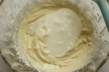 Make Yogurt blueberry ice cream step 4