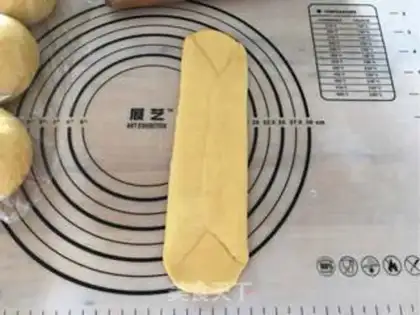 Make Chinese pumpkin toast step 13