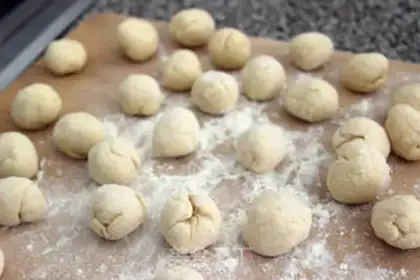 Make Soybeans pork dumplings step 1