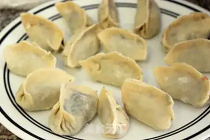 Make Soybeans pork dumplings step 8