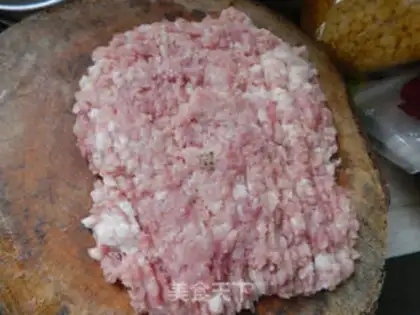 Make Piggy burgers, lettuce step 0