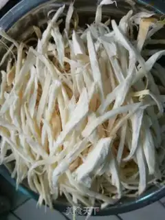 Make Dry apricot mushroom step 0
