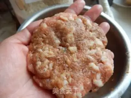 Make Piggy burgers, lettuce step 8