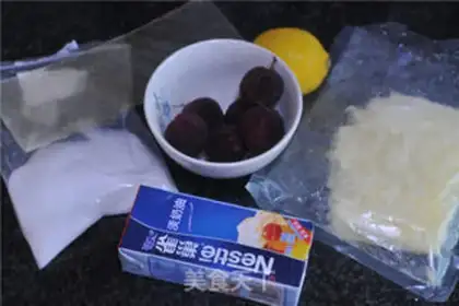 Make Watermelon cake rolls step 1