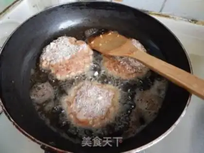 Make Piggy burgers, lettuce step 12