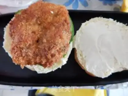 Make Piggy burgers, lettuce step 15