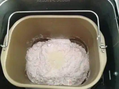 Make Chinese red steamed bread step 2