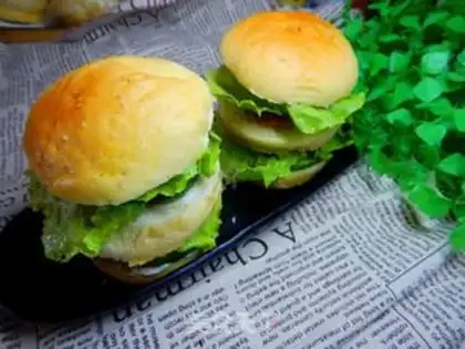 Make Piggy burgers, lettuce step 18