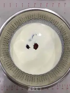 Make Rose vortex cake step 9