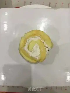 Make Rose vortex cake step 11