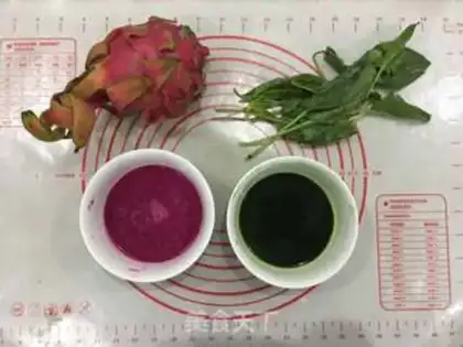 Make Rose vortex cake step 15