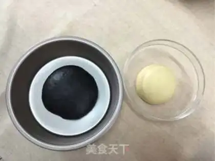 Make Mickey and Minnie step 2