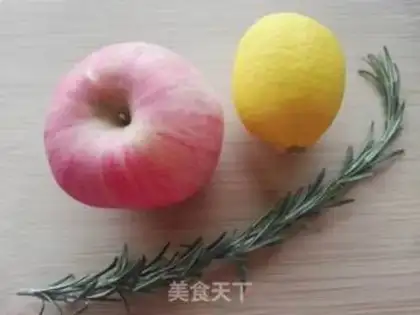 Make Rosemary apples step 0