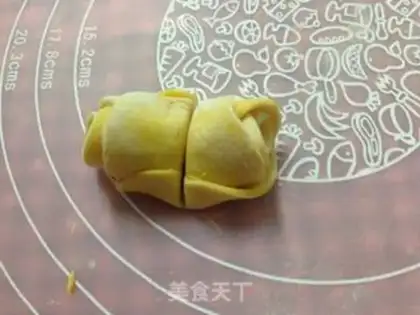 Make Chinese red steamed bread step 11