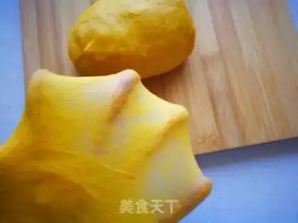 Make Flower baskets and bread step 3