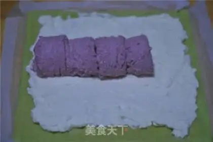 Make Watermelon cake rolls step 24