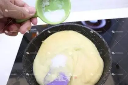 Make Green bean cake step 3