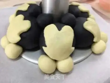 Make Mickey and Minnie step 11