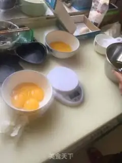 Make Sun-color cream cake step 1
