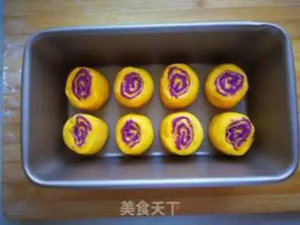 Make Flower baskets and bread step 14