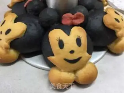Make Mickey and Minnie step 19