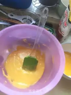 Make Sun-color cream cake step 9