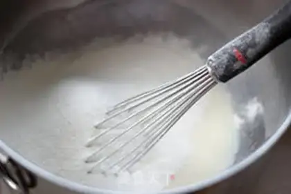 Make A brown bear cake step 1