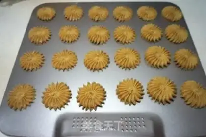 Make Red sugar souffle cookies step 7