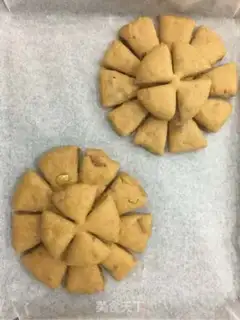 Make walnut plum buns step 9