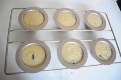 Make Banana cranberry marfin cake step 6