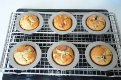 Make Banana cranberry marfin cake step 8
