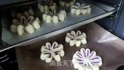 Make The potato flower bread step 12