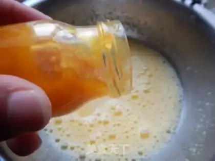 Make Yellow mango cake step 1
