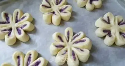 Make The potato flower bread step 13