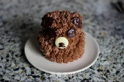 Make A brown bear cake step 14