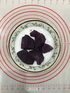 Make The little bread of the potato flower step 2
