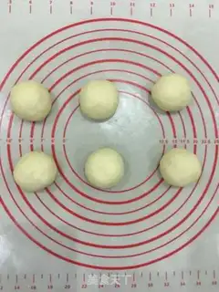 Make The little bread of the potato flower step 4