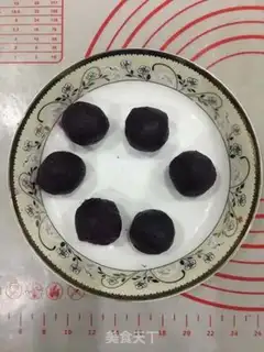 Make The little bread of the potato flower step 5