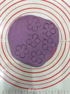 Make The little bread of the potato flower step 11