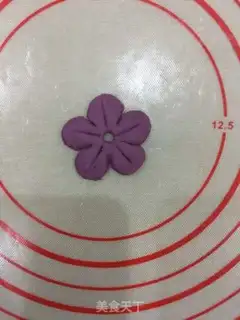 Make The little bread of the potato flower step 12