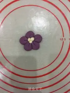 Make The little bread of the potato flower step 14